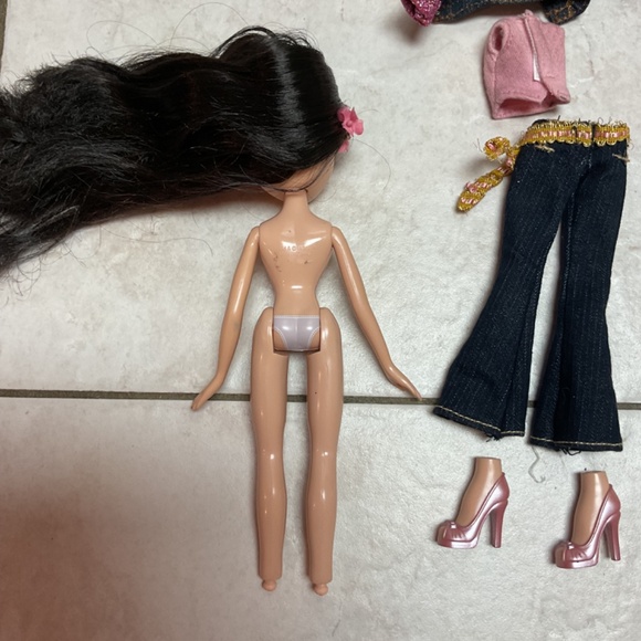 Bratz Flower Girlz Nora - Picture 6 of 7